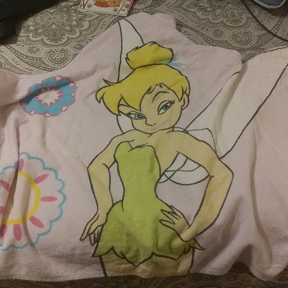Disney's TinkerBelle Hooded Bath Towel